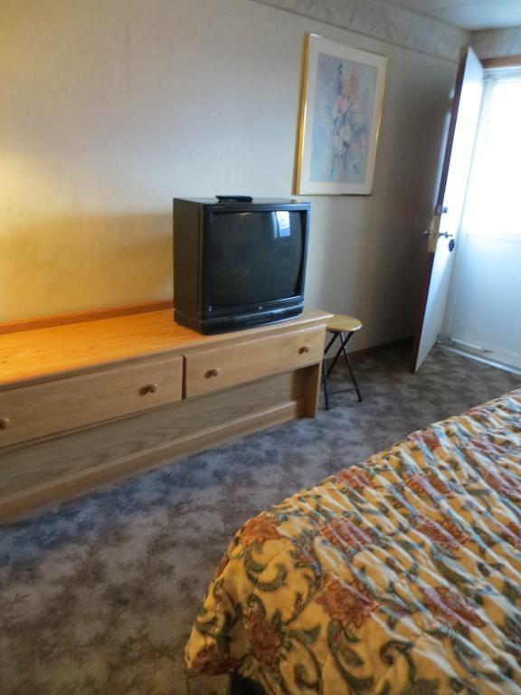 Midtown Western Inn - Карни Экстерьер фото